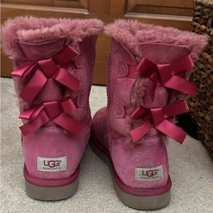 Pink UGG with bows